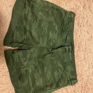 Junior camo shorts